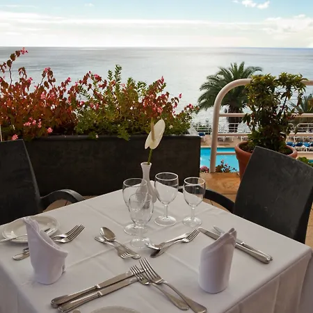 Baia Azul Hotell 4*